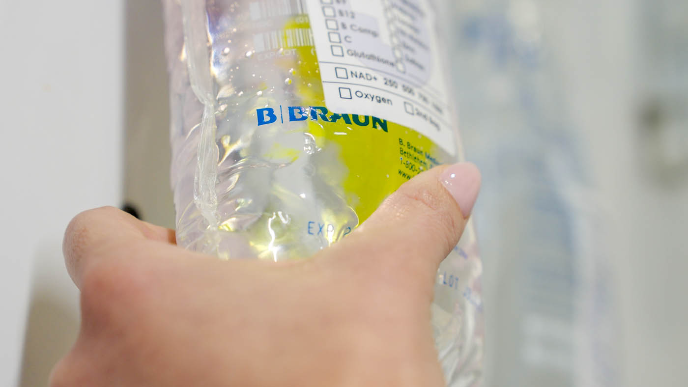 An IV drip bag at Vida-Flo - discover what our vitamin B12 and MIC+ injectables in Buckhead, GA, can do for you.