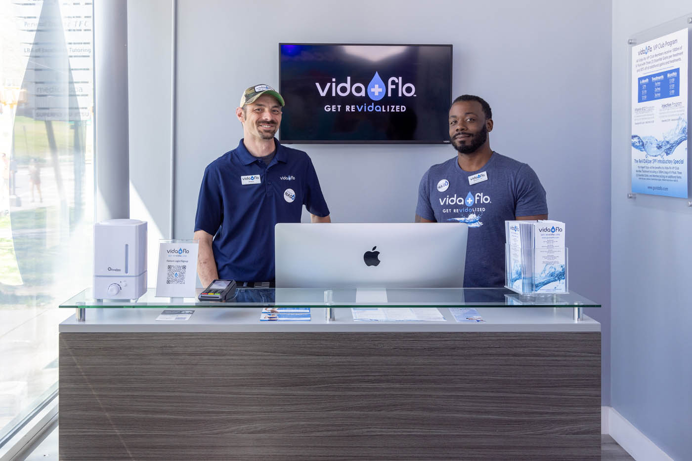 A person at a desk applying for a Vida-Flo Buckhead, GA job.